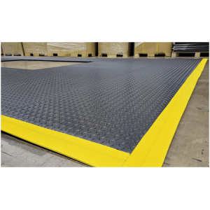 A floor mat in a warehouse from the AcroMat 100-CR Series.